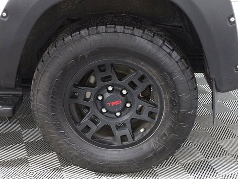 Used 2018 Toyota 4Runner TRD Off-Road Premium image 19