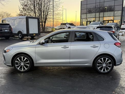 Used 2020 Hyundai Elantra GT image 5