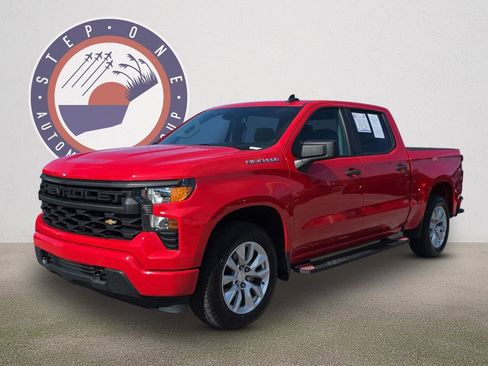 Used 2022 Chevrolet Silverado 1500 Custom image 1