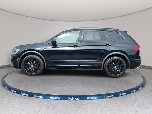 Used 2021 Volkswagen Tiguan SE R-Line AWD/4WD image 4