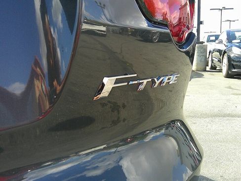 Used 2020 Jaguar F-TYPE Convertible image 14