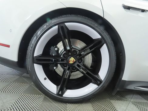 Used 2023 Porsche Taycan GTS image 33