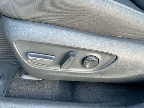Used 2025 Toyota RAV4 XLE FWD image 12