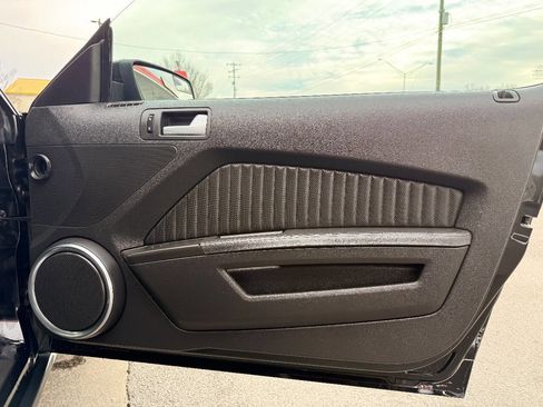 Used 2011 Ford Mustang Shelby GT500 w/ SVT Performance Pkg image 30