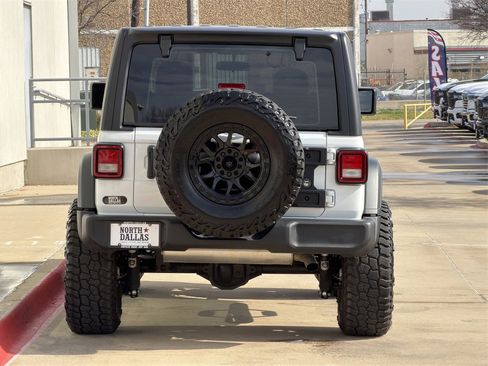 Used 2025 Jeep Wrangler Sport image 6
