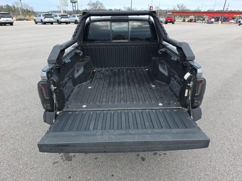 Used 2016 Toyota Tacoma SR5 w/ SR5 Appearance Package (SN) image 9