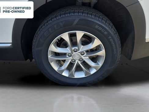 Used 2019 Hyundai Santa Fe SE AWD/4WD image 32