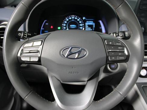 Used 2021 Hyundai Kona Limited w/ Cargo Package FWD image 12
