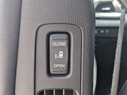 Used 2025 Honda Odyssey Sport-L image 19