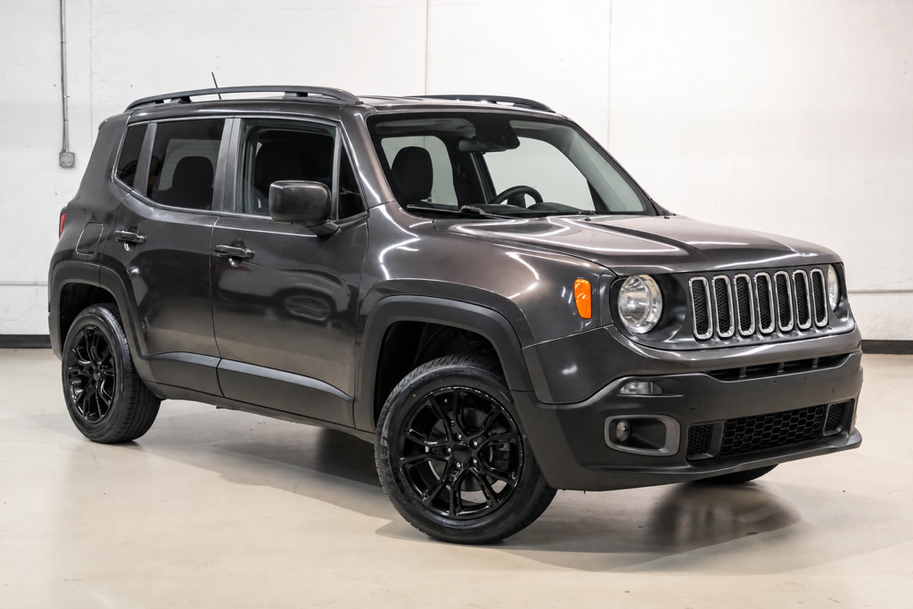 Used 2017 Jeep Renegade Latitude w/ Cold Weather Group AWD/4WD image 6