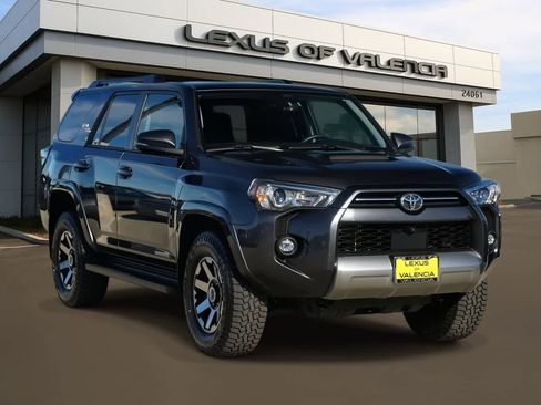 Used 2022 Toyota 4Runner TRD Off-Road Premium image 3