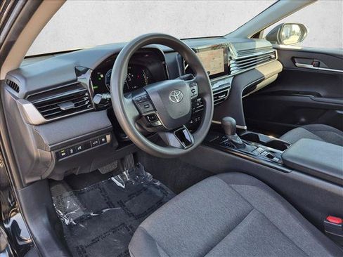 Used 2025 Toyota Camry LE FWD image 10