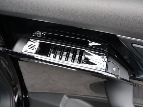 Used 2017 Audi A8 L 3.0T w/ Executive Package image 18