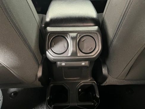 Used 2022 Jeep Wrangler Unlimited Sport image 41