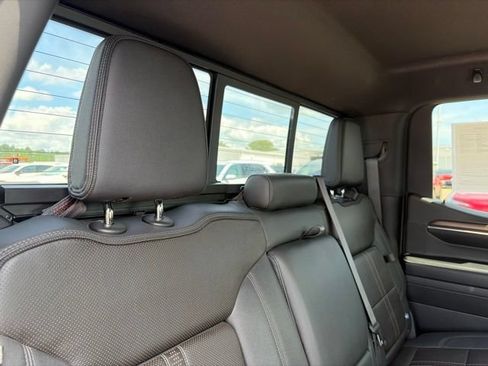 Used 2024 Chevrolet Silverado 1500 High Country w/ High Country Premium Package AWD/4WD image 44