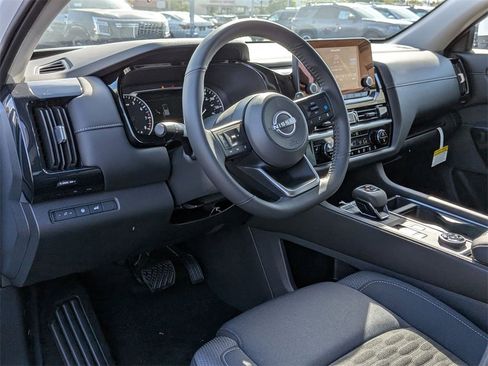New 2025 Nissan Pathfinder SV image 9