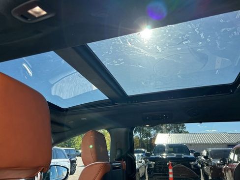 Used 2026 Chrysler Pacifica Pinnacle image 27