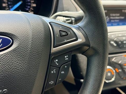 Used 2017 Ford Fusion SE FWD image 8