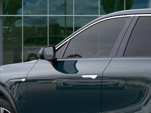 New 2025 Cadillac Lyriq Luxury image 12