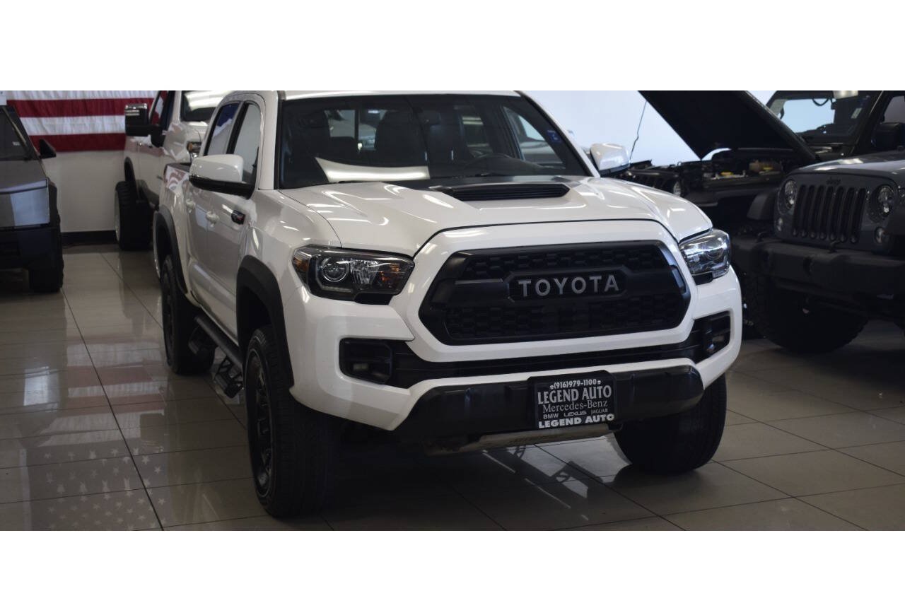 Used 2017 Toyota Tacoma TRD Pro AWD/4WD image 2