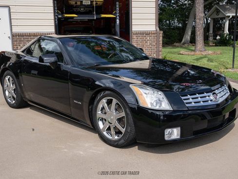 Used 2006 Cadillac XLR RWD image 19