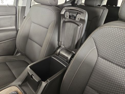 Certified 2023 GMC Acadia SLE image 29