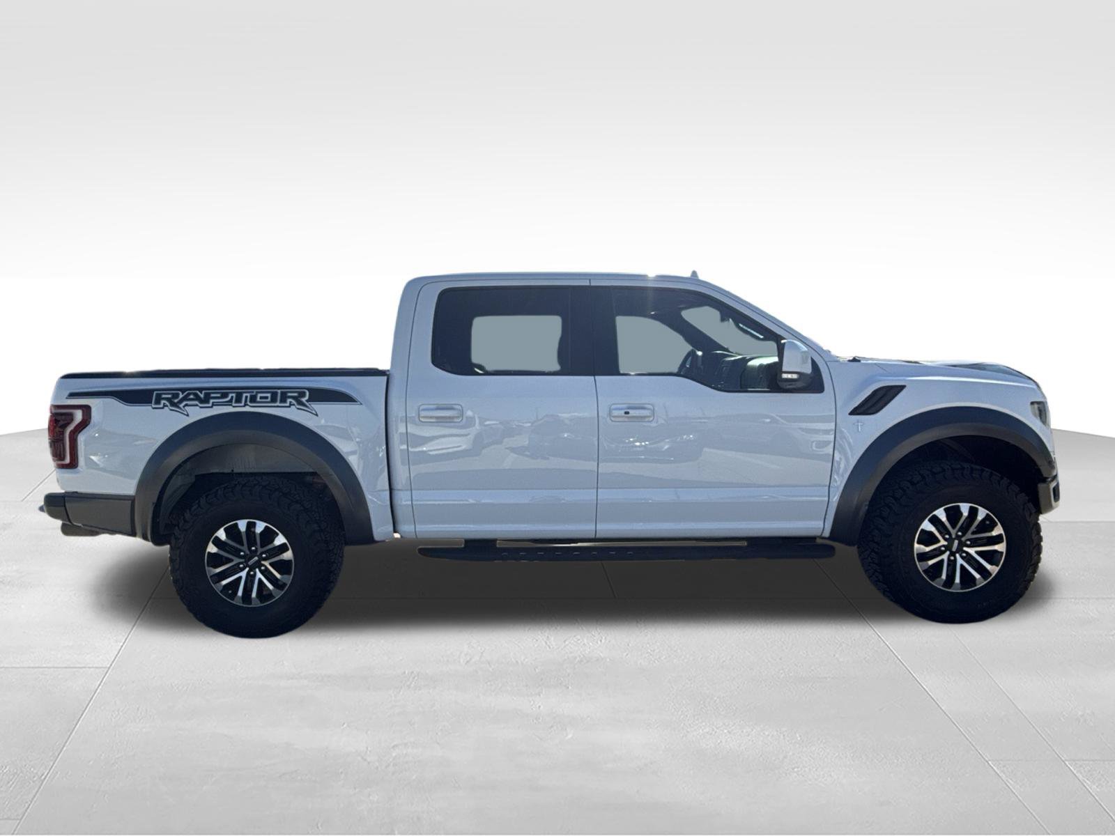 Used 2019 Ford F150 Raptor w/ Equipment Group 802A Luxury AWD/4WD image 4