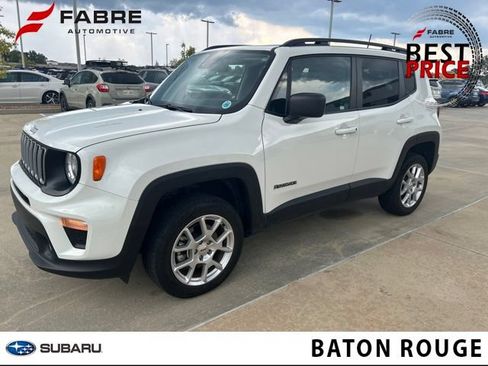 Used 2023 Jeep Renegade Latitude w/ Sun & Fun Group AWD/4WD image 1