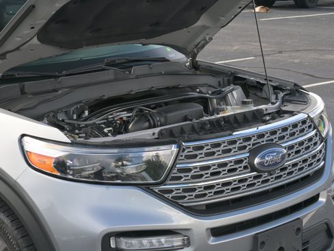 Used 2022 Ford Explorer Limited AWD/4WD image 8