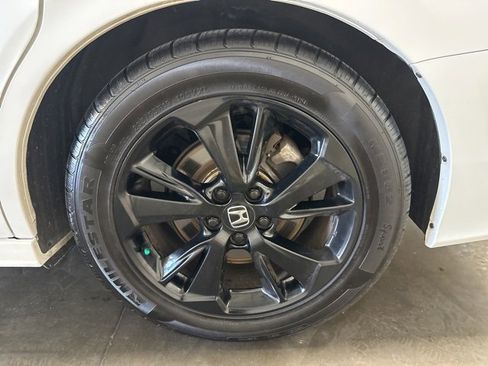 Used 2023 Honda Odyssey Sport image 40