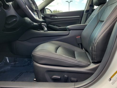 Used 2023 Nissan Altima 2.5 SL FWD image 16