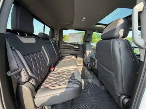 Certified 2026 Chevrolet Silverado 1500 RST AWD/4WD image 39