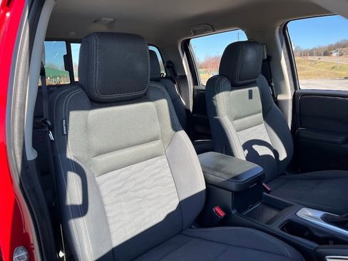 Used 2023 Nissan Frontier SV w/ SV Convenience Package image 35