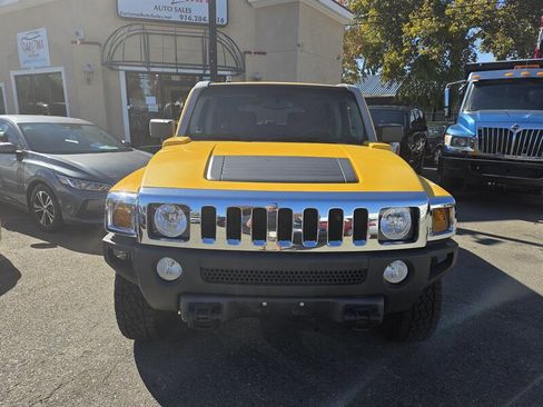 Used 2007 HUMMER H3 image 2