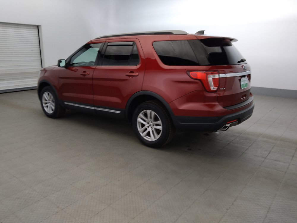 Used 2018 Ford Explorer XLT AWD/4WD image 3