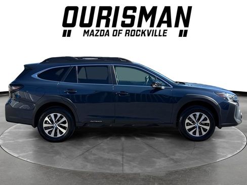 Used 2025 Subaru Outback Premium AWD/4WD image 7