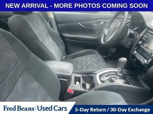 Used 2016 Nissan Rogue SV w/ SV Moonroof Package AWD/4WD image 8