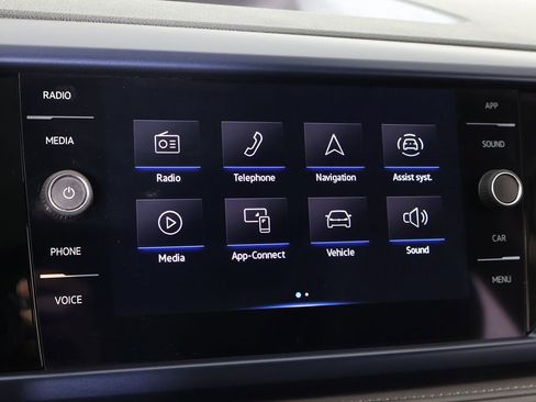 Used 2024 Volkswagen Taos SE w/ Panoramic Sunroof Package AWD/4WD image 45