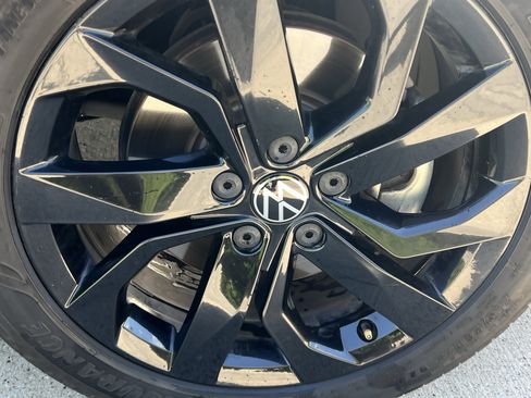 Certified 2023 Volkswagen Taos SE w/ Panoramic Sunroof Package FWD image 12