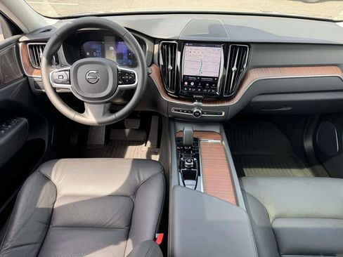 Used 2023 Volvo XC60 B5 Plus AWD/4WD image 14