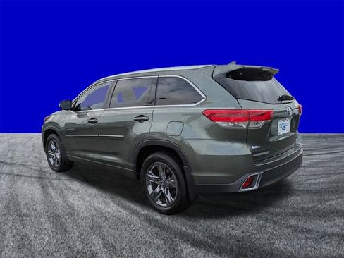 Used 2018 Toyota Highlander Limited Platinum FWD image 6