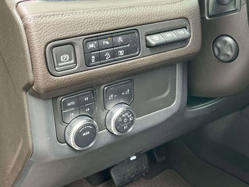 Used 2023 GMC Yukon Denali AWD/4WD image 30
