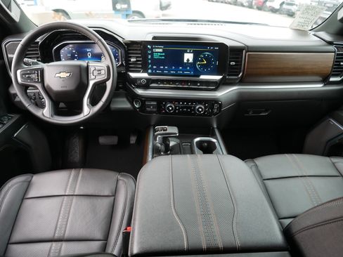 Certified 2024 Chevrolet Silverado 1500 High Country w/ Technology Package image 10