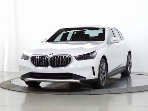 New 2026 BMW i5 eDrive40 image 3