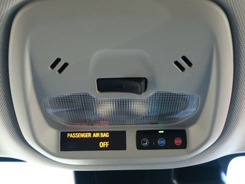 Used 2025 Chevrolet Trax LT image 18