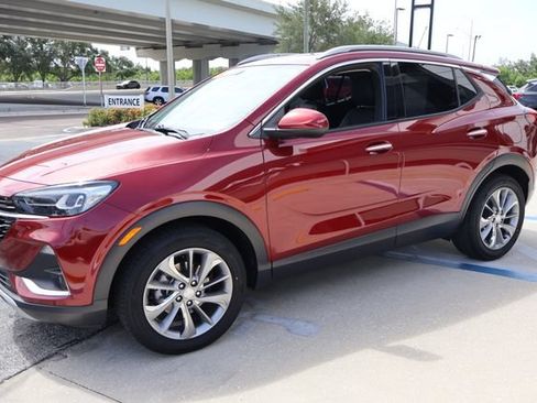 Used 2023 Buick Encore GX Essence w/ Experience Buick Package FWD image 3