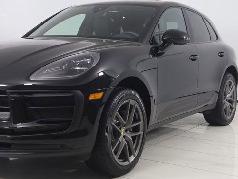 Used 2025 Porsche Macan image 63