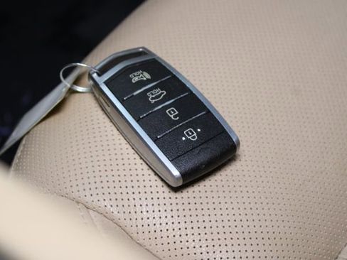 Used 2018 Genesis G80 3.8 image 12