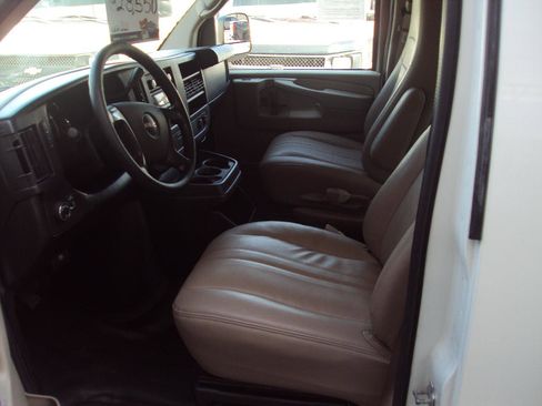 Used 2012 GMC Savana 1500 AWD image 15