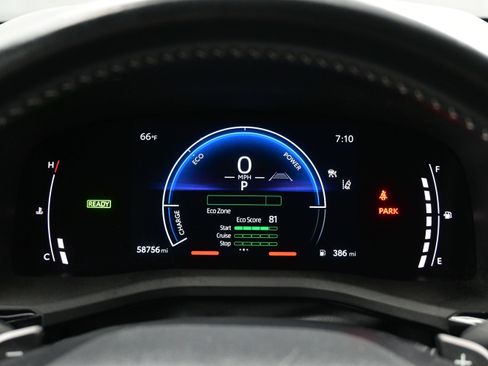 Used 2025 Toyota Camry SE FWD image 24